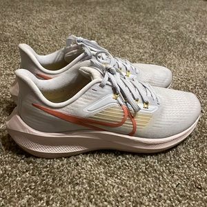Nike AirZoom Running Shoes (woman’s 8.5)